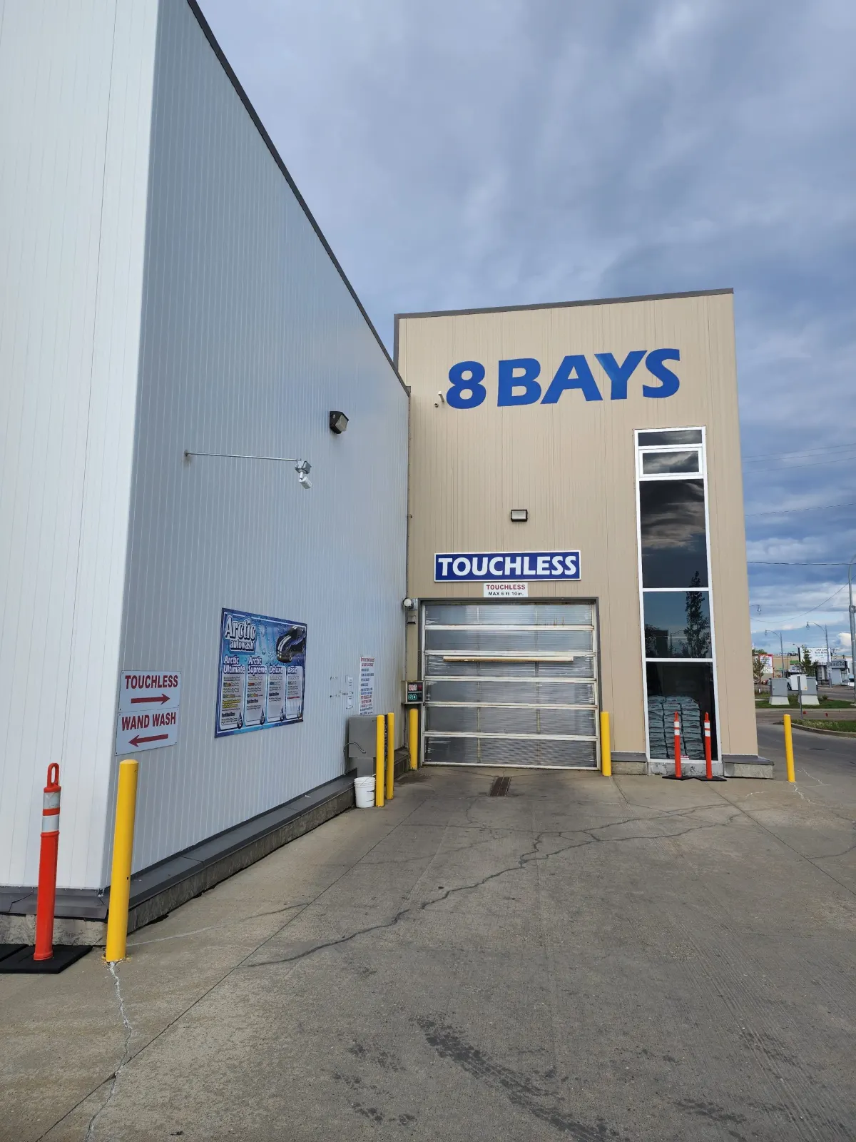 Arctic Autowash 8 Bays touchless entrance in Edmonton